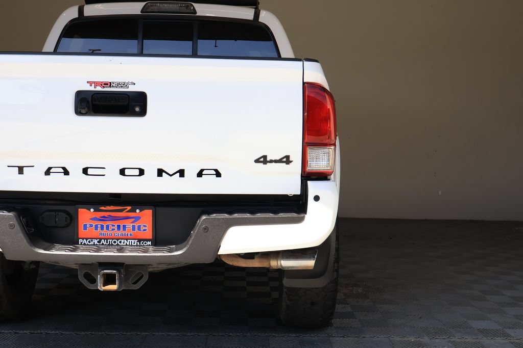Used 2016 Toyota Tacoma TRD Sport AWD/4WD image 14
