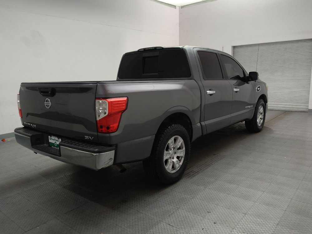 Used 2017 Nissan Titan SV RWD image 9