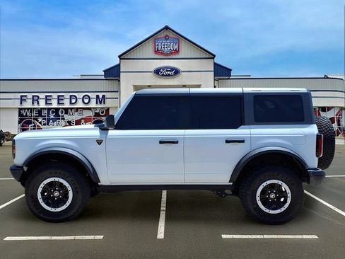Used 2024 Ford Bronco Badlands w/ Sasquatch Package AWD/4WD image 4