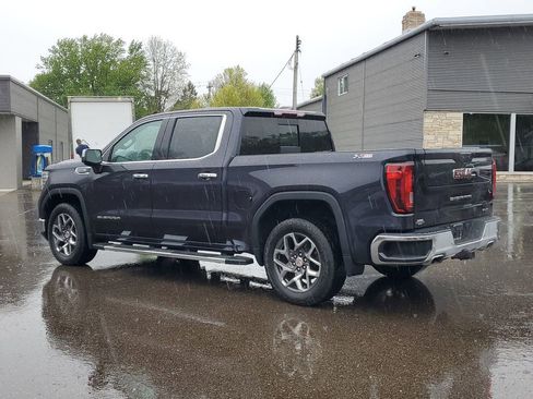 Used 2022 GMC Sierra 1500 SLT w/ SLT Premium Plus Package AWD/4WD image 4