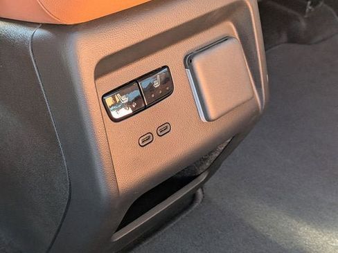 New 2026 Cadillac Optiq Luxury 2 image 27