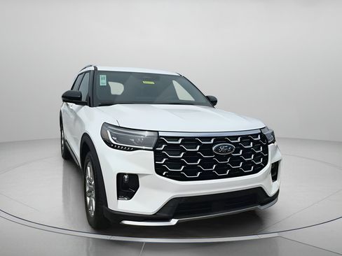 New 2025 Ford Explorer Platinum image 4