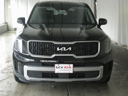 Certified 2023 Kia Telluride LX image 4