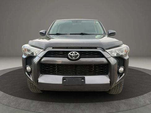 Used 2016 Toyota 4Runner SR5 AWD/4WD image 2