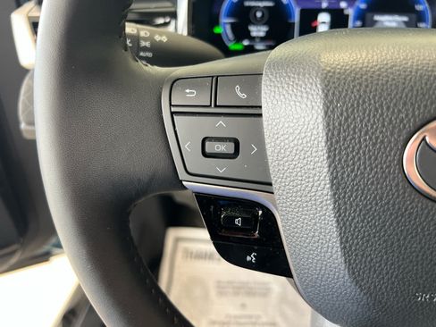 Used 2025 Toyota Camry XLE FWD image 19