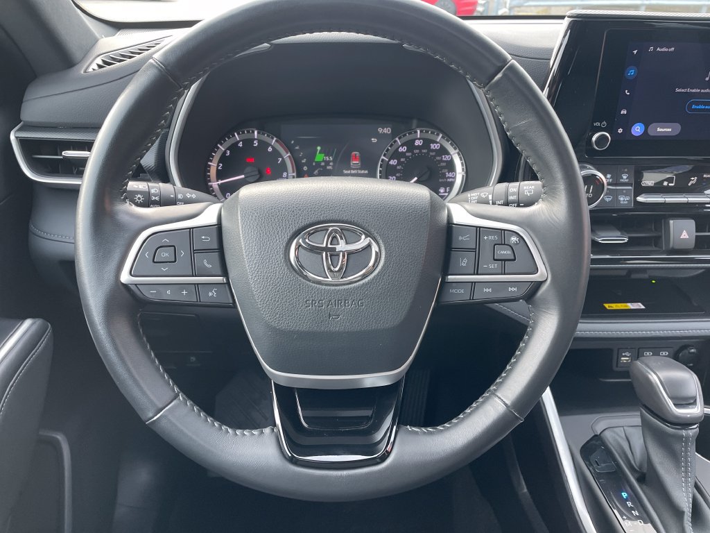 Used 2023 Toyota Highlander XSE AWD/4WD image 16
