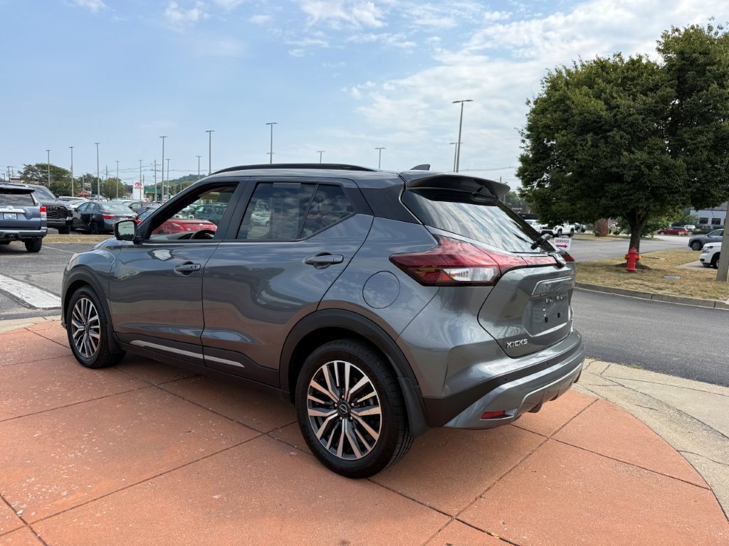 Used 2023 Nissan Kicks SR w/ SR Premium Package FWD image 4