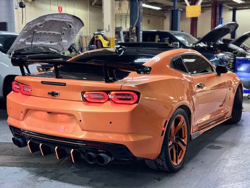Used 2020 Chevrolet Camaro SS RWD image 5