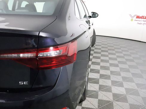 Used 2024 Volkswagen Jetta SE image 11