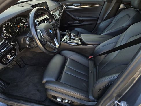 Used 2018 BMW 530i w/ Premium Package image 18