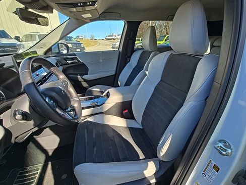Used 2025 Mitsubishi Outlander SE image 15