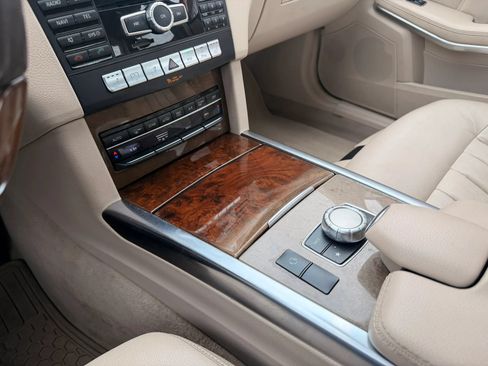 Used 2014 Mercedes-Benz E 350 Sedan image 20