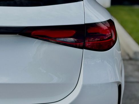 Used 2025 Mercedes-Benz GLC 300 image 15