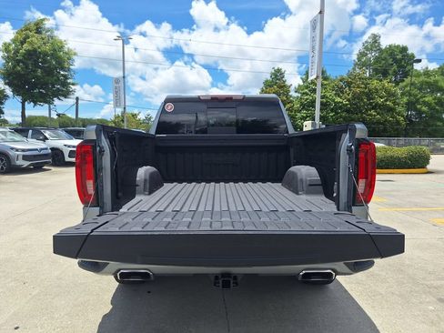 Used 2024 GMC Sierra 1500 AT4 w/ Technology Package AWD/4WD image 28