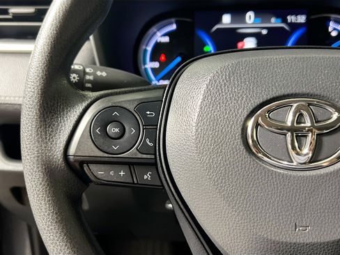 Used 2024 Toyota RAV4 LE AWD/4WD image 18