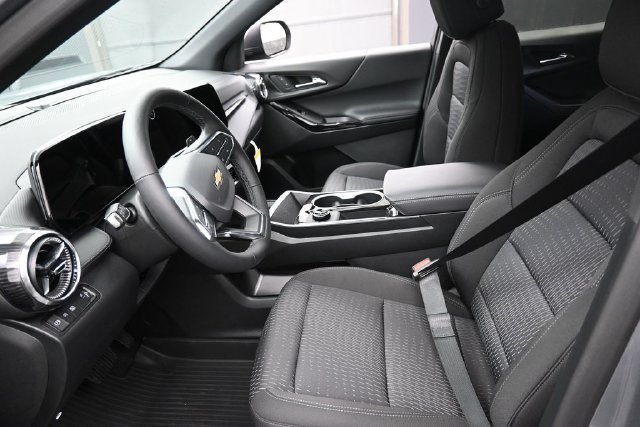 New 2027 Chevrolet Equinox LT w/ LPO, Floor Liner Package FWD image 8