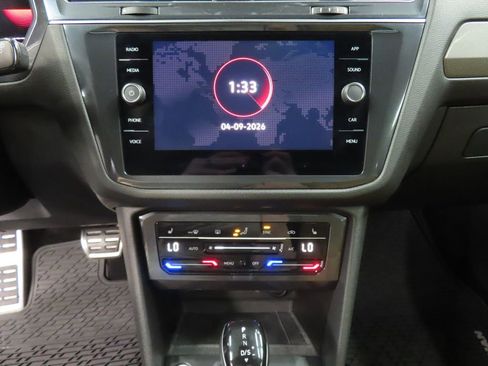 Used 2023 Volkswagen Tiguan SE R-Line image 18