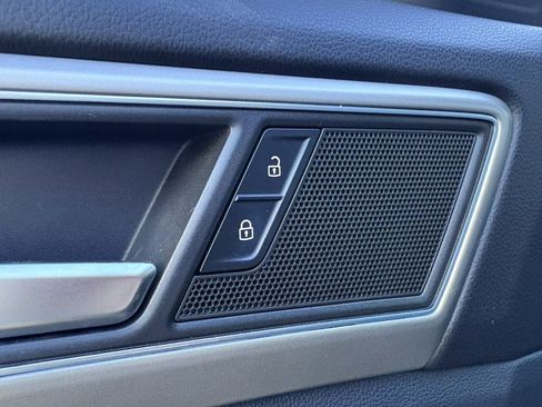 Used 2018 Volkswagen Atlas SE w/ R-Line Package image 16