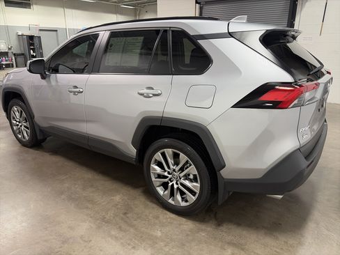 Used 2023 Toyota RAV4 XLE Premium AWD/4WD image 5