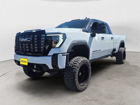 Used 2025 GMC Sierra 2500 Denali Ultimate AWD/4WD image 1