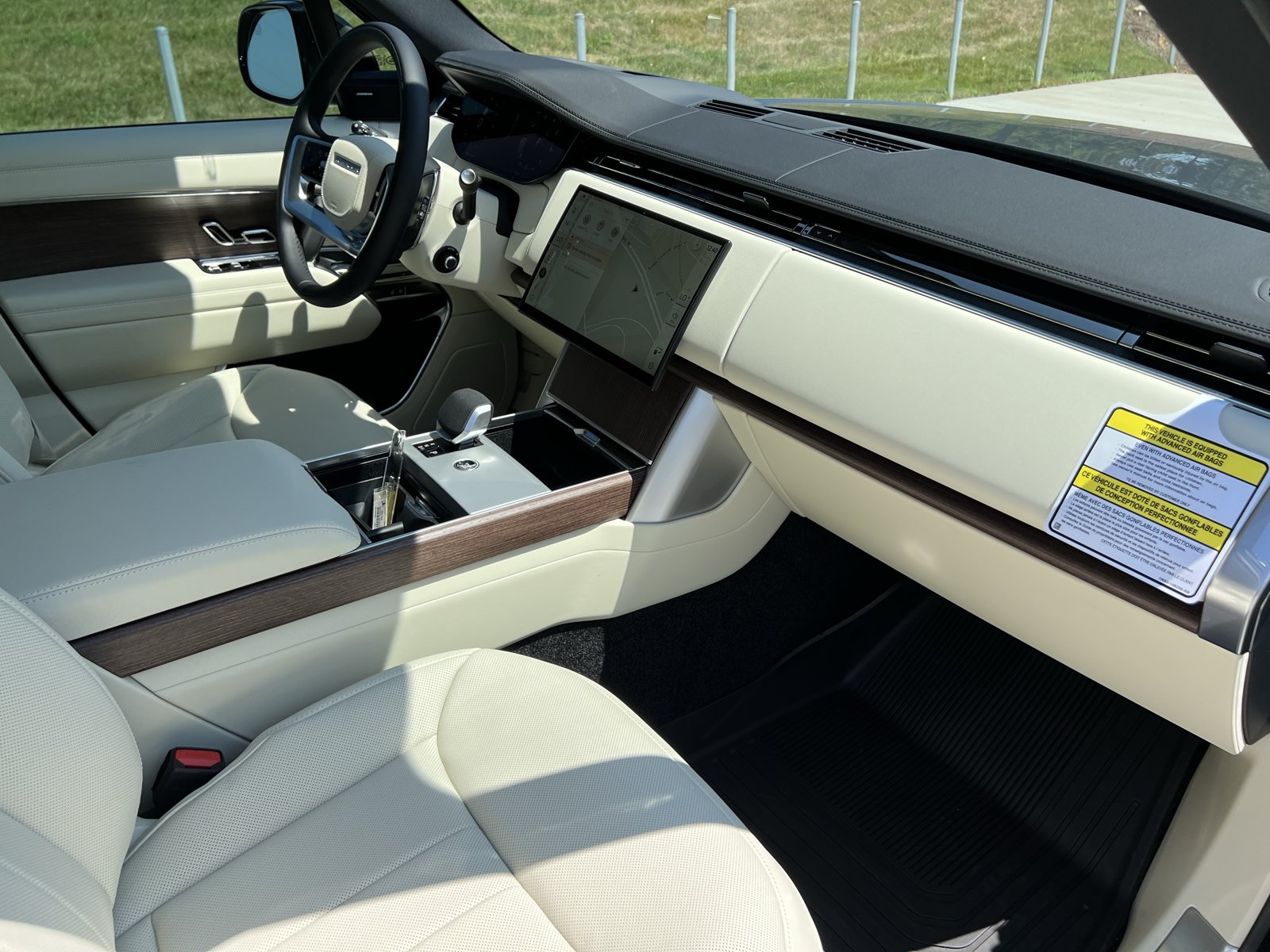 New 2026 Land Rover Range Rover SE AWD/4WD image 3