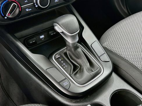 Used 2025 Kia Soul LX w/ LX Technology Package FWD image 24