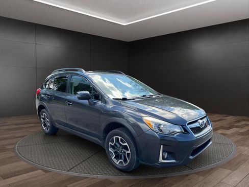Used 2017 Subaru Crosstrek 2.0i Limited AWD/4WD image 2