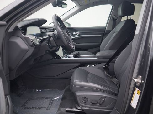 Used 2022 Audi e-tron Premium image 6