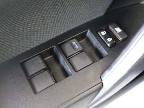 Used 2017 Toyota Corolla LE w/ Carpet Mat Package (TMS) FWD image 11