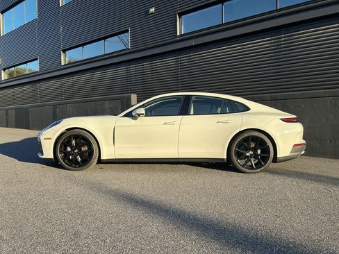 Certified 2025 Porsche Panamera 4 image 7