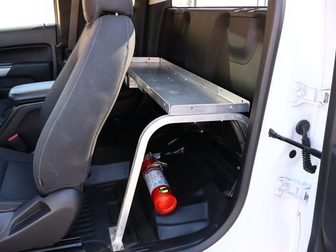 Used 2022 Chevrolet Colorado LT w/ Fleet Safety Package image 18