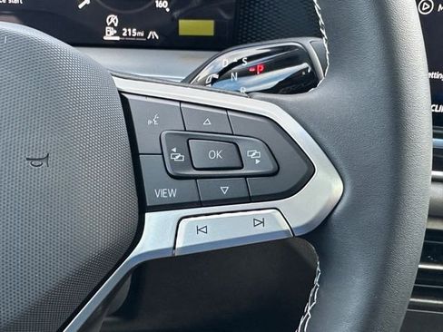 New 2026 Volkswagen Tiguan SE image 38