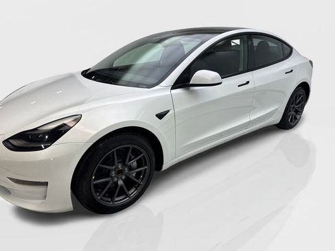 Used 2023 Tesla Model 3 Standard Range RWD image 11