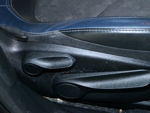 Used 2016 Chrysler 200 S image 12