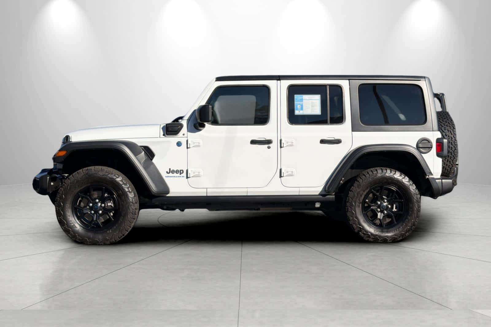 Used 2024 Jeep Wrangler Unlimited AWD/4WD image 5