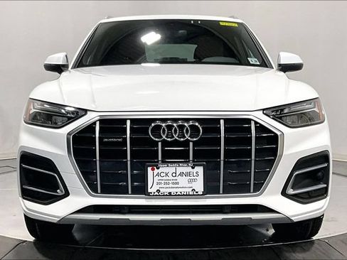 Used 2023 Audi Q5 2.0T Premium w/ Convenience Package AWD/4WD image 2