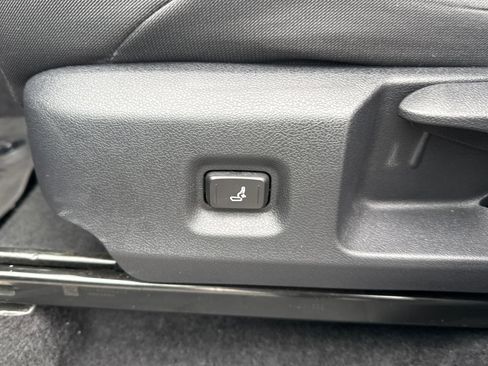 Used 2024 Toyota Tacoma SR image 14