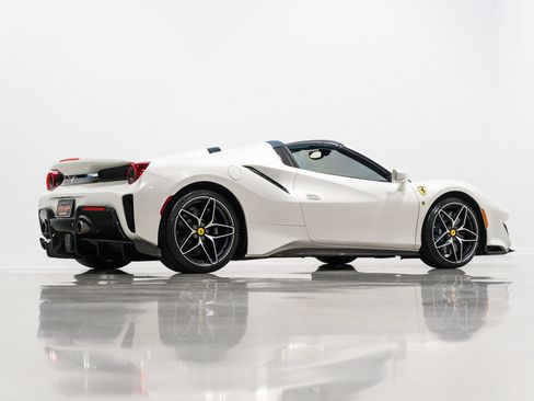 Used 2020 Ferrari 488 Pista Spider RWD image 5