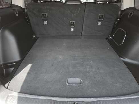 Used 2023 Jeep Grand Cherokee Limited w/ Luxury Tech Group II image 31