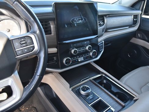 Used 2024 Ford Expedition Max Limited image 9