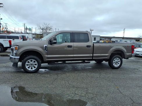 Used 2021 Ford F250 XLT image 4