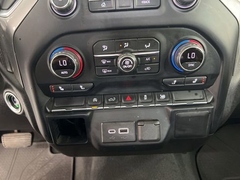 Used 2021 Chevrolet Silverado 1500 LT AWD/4WD image 16