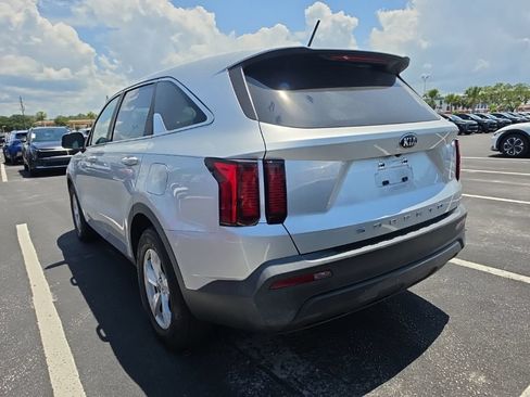 Certified 2021 Kia Sorento LX FWD image 14
