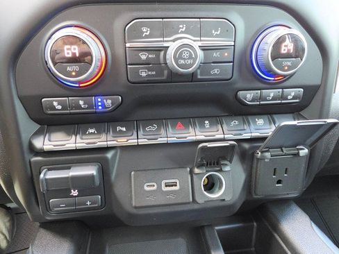 Used 2022 Chevrolet Silverado 1500 High Country w/ Technology Package AWD/4WD image 55