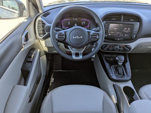 New 2025 Kia Soul LX image 17
