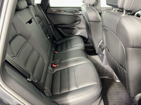 Certified 2025 Porsche Macan image 29