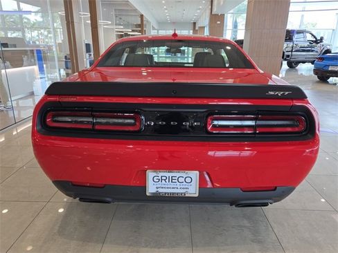 Used 2016 Dodge Challenger SRT Hellcat image 10