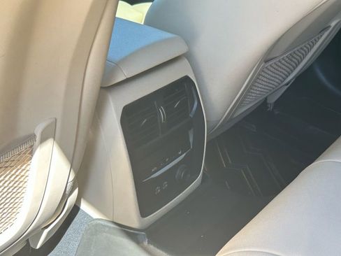 Used 2019 BMW 330i xDrive Sedan w/ Premium Package image 39