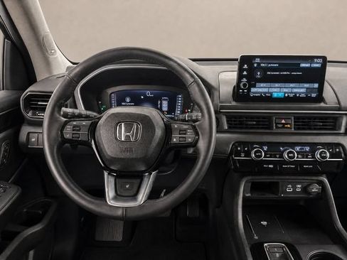 Used 2025 Honda Pilot Elite image 17