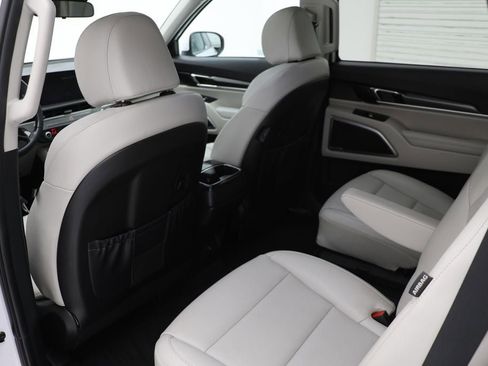 Used 2023 Kia Telluride S w/ S Sunroof Package image 11